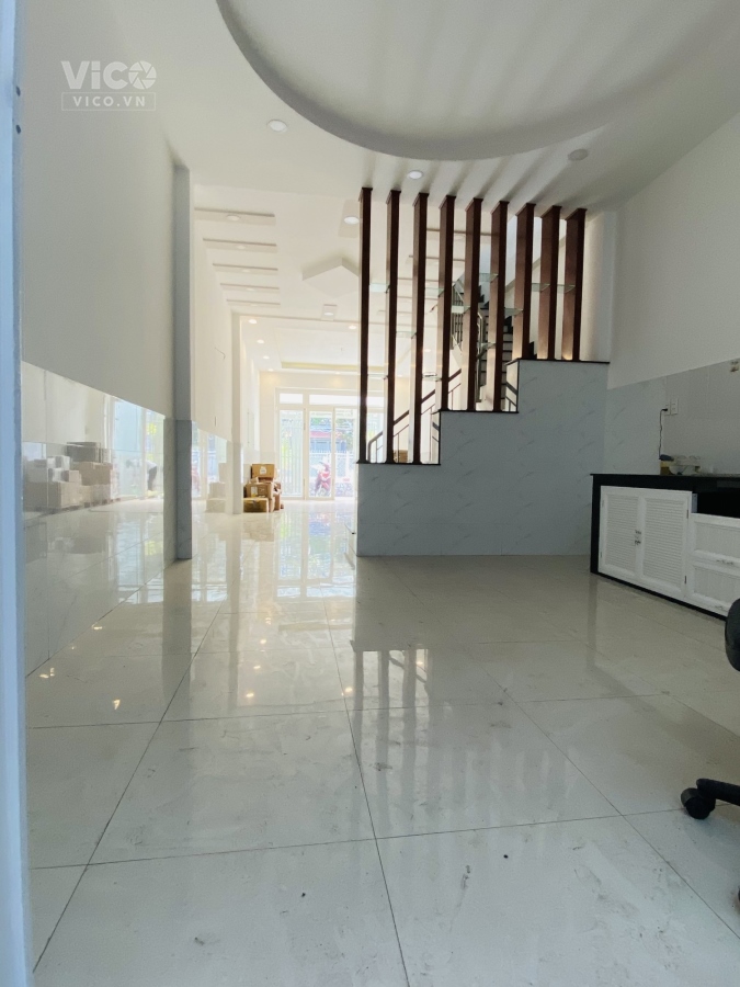 Bán nhà đường Lạc Long Quân, 4.2mx19m, 4 tầng, giá 8.x tỷ, Q. Tân Bình