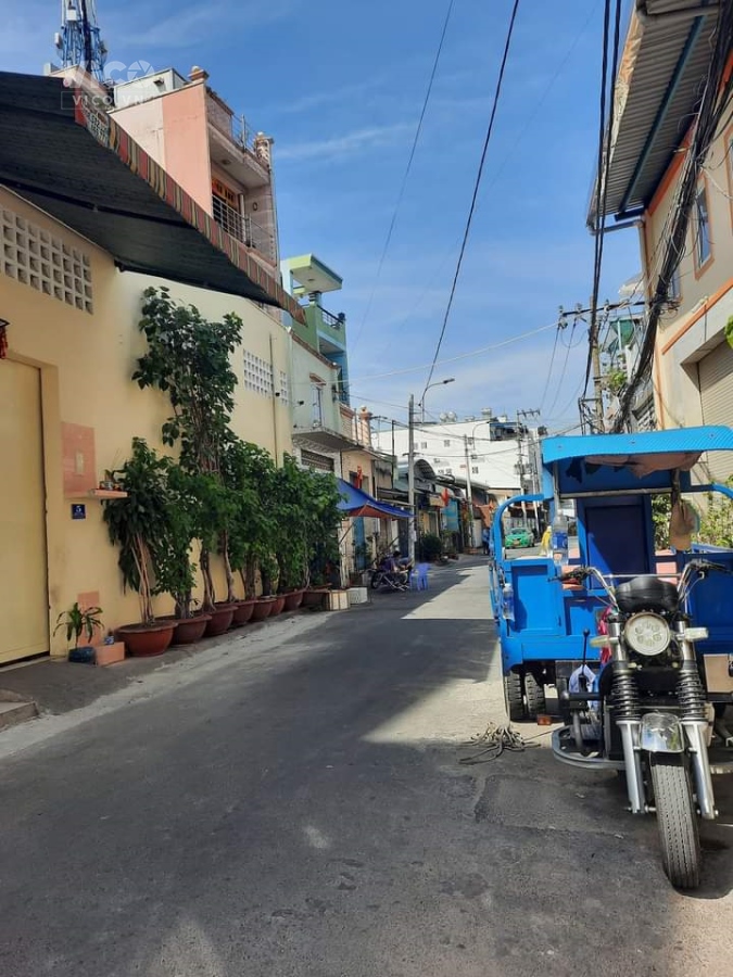NHÀ DIỆN TÍCH LÝ TƯỞNG 1 SẸC HẺM XE TẢI SÁT MẶT TIỀN LŨY BÁN BÍCH TÂN PHÚ 90M2 NGANG 4,5M.