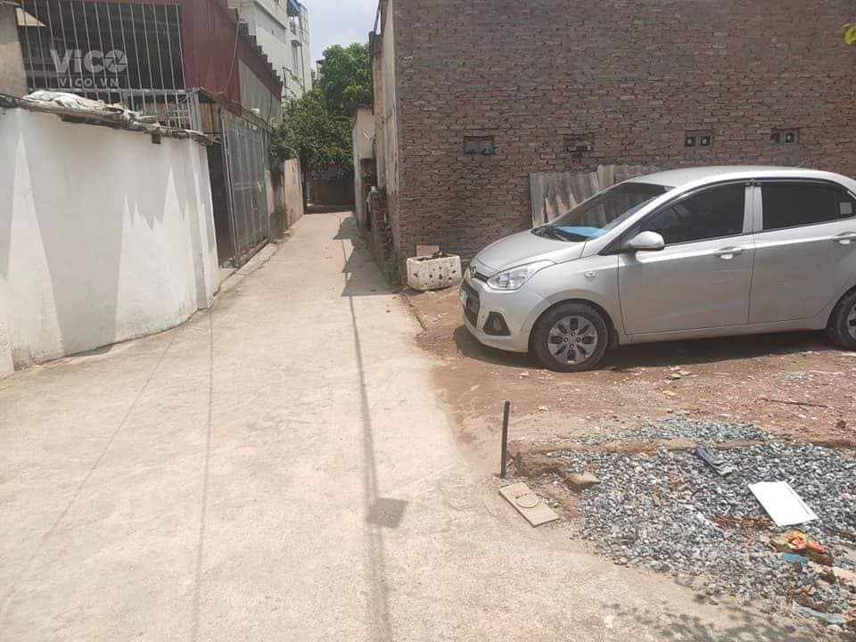 Bán đất tặng nhà 2 tầng đường Cổ Linh Long Biên lô góc 107m chỉ 5.9 tỷ.