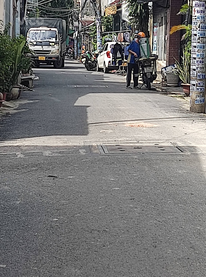 BÁN NHÀ 62m2 4 tầng , Nguyễn Tư Giản , phường 12 , Gò Vấp , giá chỉ 5,x tỷ (x nhỏ hơn 5)
