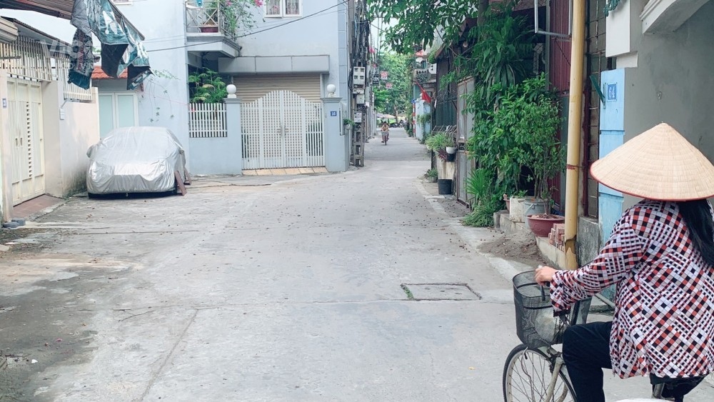 Bán Đất Thạch Bàn, Ô tô đỗ cổng, 35m2 chỉ 2,4 tỷ Qúa hiếm