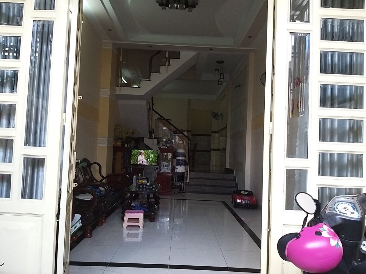 Bán Nhà Đường Đông Bắc, 3,9x16, 3 Tầng, Gần Cầu Vượt Quang Trung