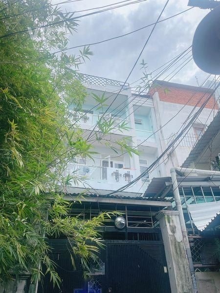 Bán tòa nhà CHDV đường Thiên Phước giáp Quận 10, 5 Tầng BTCT, Ngang 7M, 130m2, 22 Phòng cho thuê,
