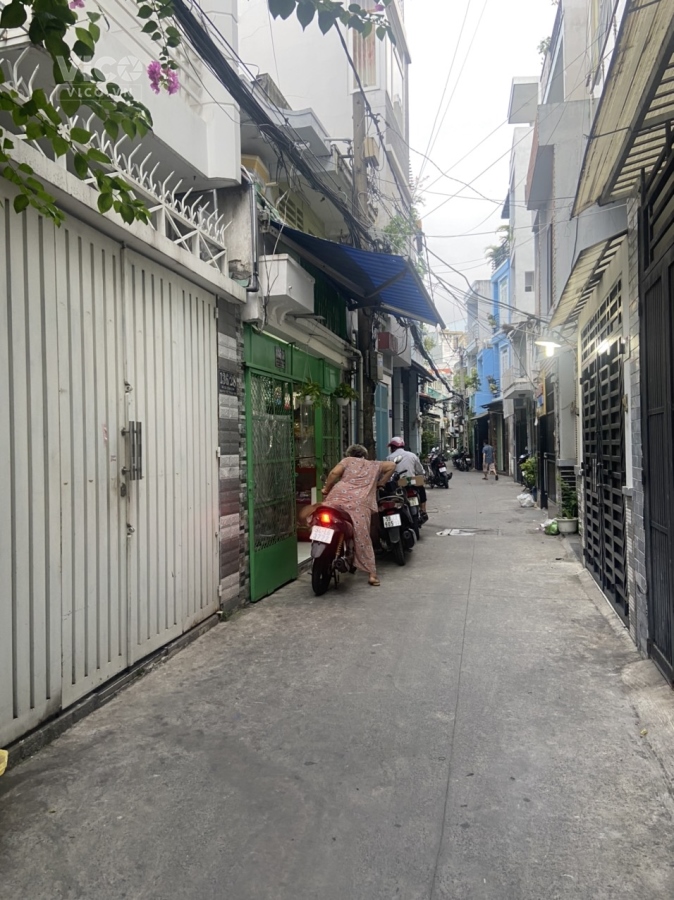 CẦN BÁN NHA ĐƯỜNG NGUYỄN THỊ TẦN P2 Q8 KC 3 LẦU ST