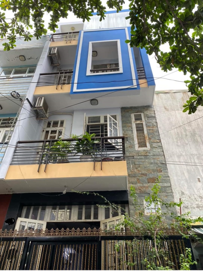 BÁN NHÀ LŨY BÁN BÍCH _ TÂN PHÚ, XE HƠI NGỦ TRONG NHÀ, KHU DÂN TRÍ, 4TẦNG ĐÚC BTCT, CHỈ NHỈNH 5TỶ.