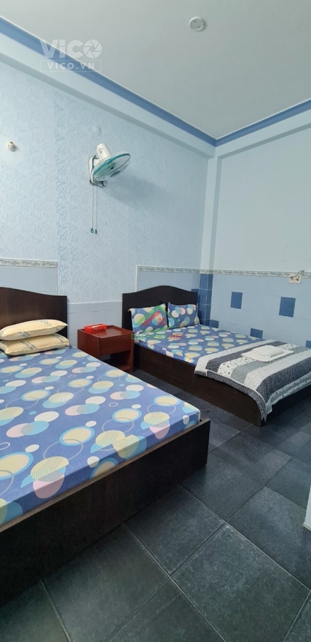 NHÀ( KHÁCH SẠN) ĐƯỜNG NGUYỄN ẢNH THỦ 4 TẦNG 76M2