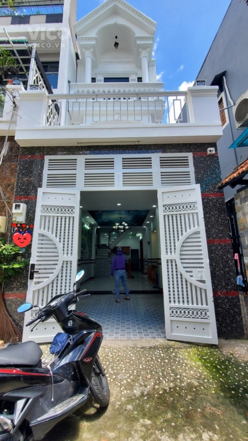 Bán nhà HXT Nguyễn Ảnh Thủ , sát mặt tiền, 3 tầng, giá 5.1 Tỷ