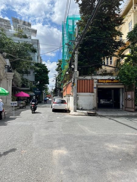 BÁN NHÀ VỊ TRÍ CỰC ĐẸP Ở HOẶC KINH DOANH CỰC ĐỈNH HXH ĐỖ CỬA NGAY BẮC HẢI GIÁP QUẬN 10
