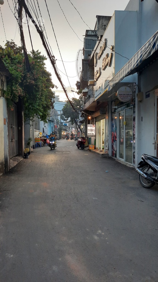 Bán nhà hxh Nguyễn Văn Công 100m2, giá 10,5 tỷ