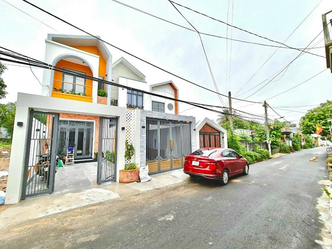 Cần tiền, hạ giá bán nhà lầu siêu đẹp kp2 Trảng Dài, gần CA Phường