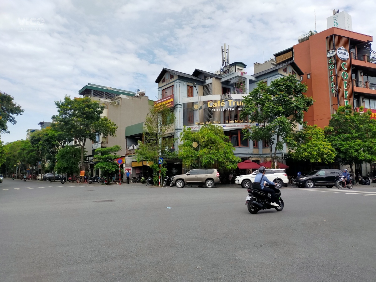 Bán nhà MẶT PHỐ Việt Hưng, Long Biên 100m2 VỈA HÈ KINH DOANH MẶT TIỀN RỘNG chỉ 20tỷ.