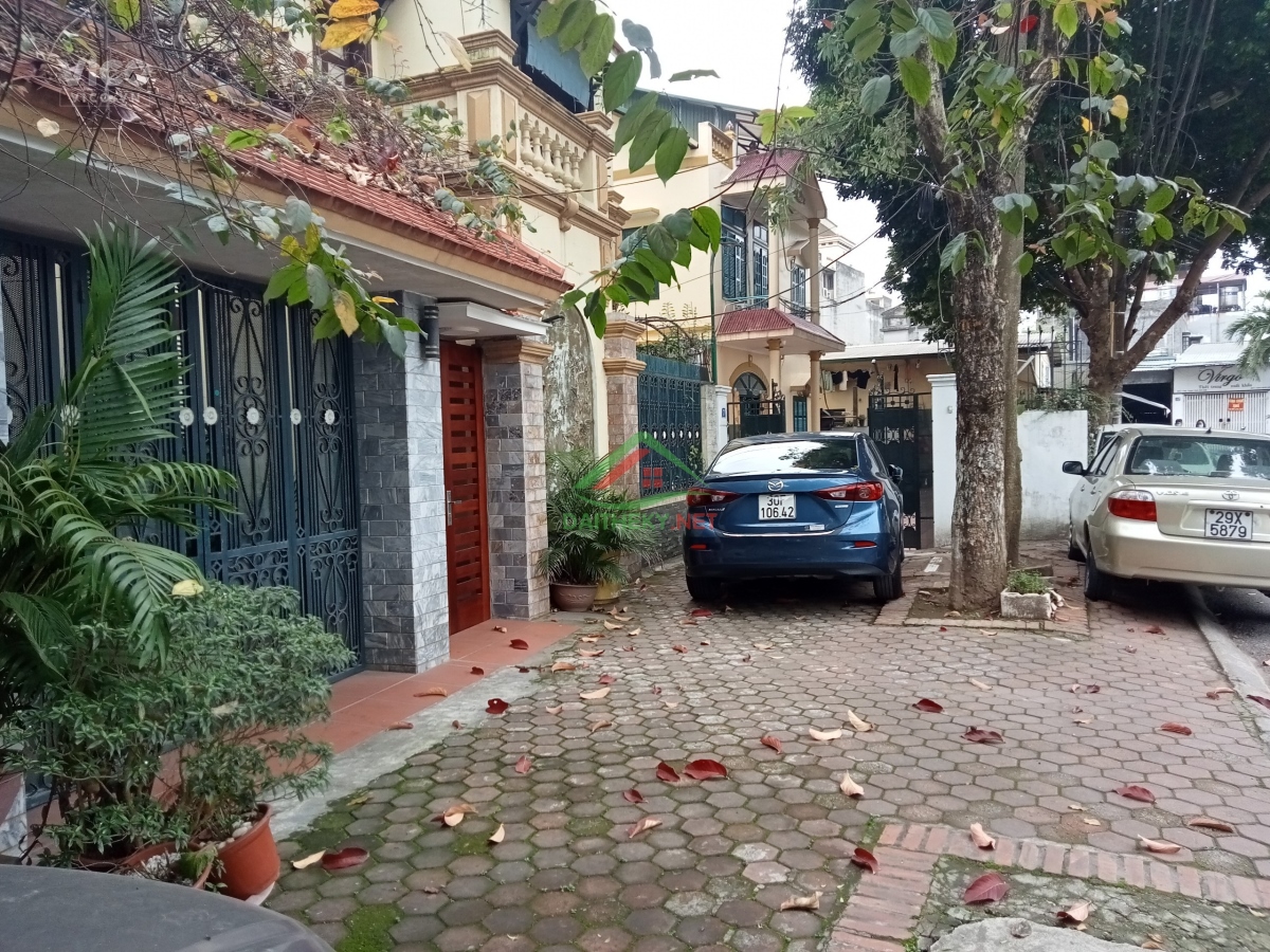 Bán 99m2 đất phố Tư Đình, Long Biên PHÂN LÔ VỈA HÈ VIEW HỒ GẦN CV chỉ 9,1tỷ.