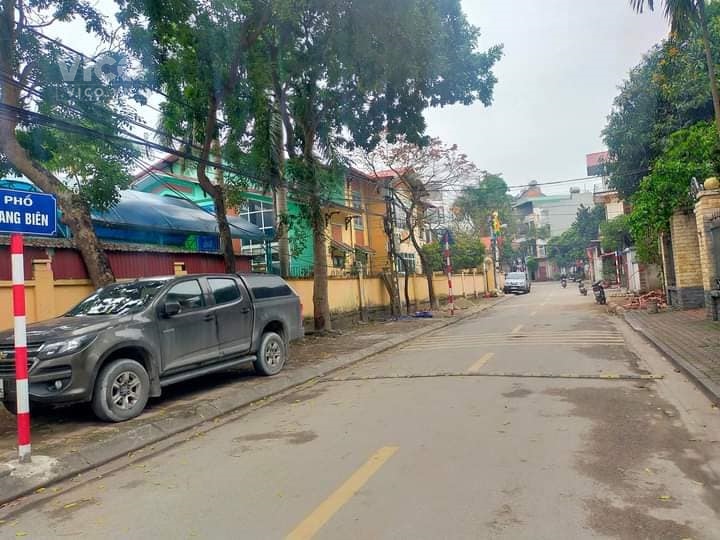 Bán đất mặt phố Giang Biên, vỉa hè, đường ô tô tránh diện tích 75m, 8.9 tỷ.