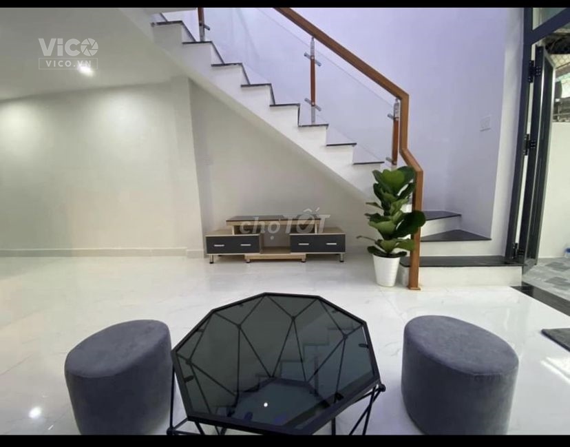 BÁN GẤP NHÀ CÁCH MT LÊ VĂN SỸ 10M,60M2, 6.2 TỶ
