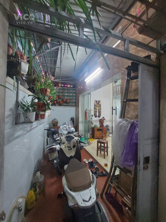 Bán nhà 250 Thiên Lôi lô góc ngõ thông ô tô đỗ cửa