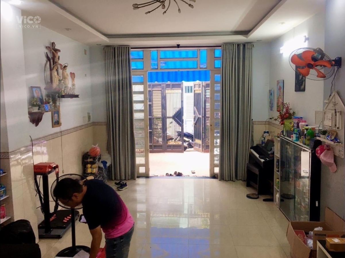 Bán nhà Vườn Lài Tân Phú, DT, 4.3 x 18, 2 tầng, 3 PN, HXH, giá chỉ 7.3 tỷ.
