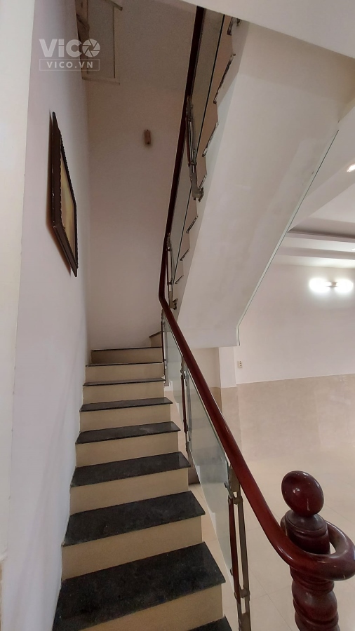 Bán nhà 2 tầng vuông vức đg Quang Trung, Dt 4.5x12. Giá chỉ 3.3 Tỉ