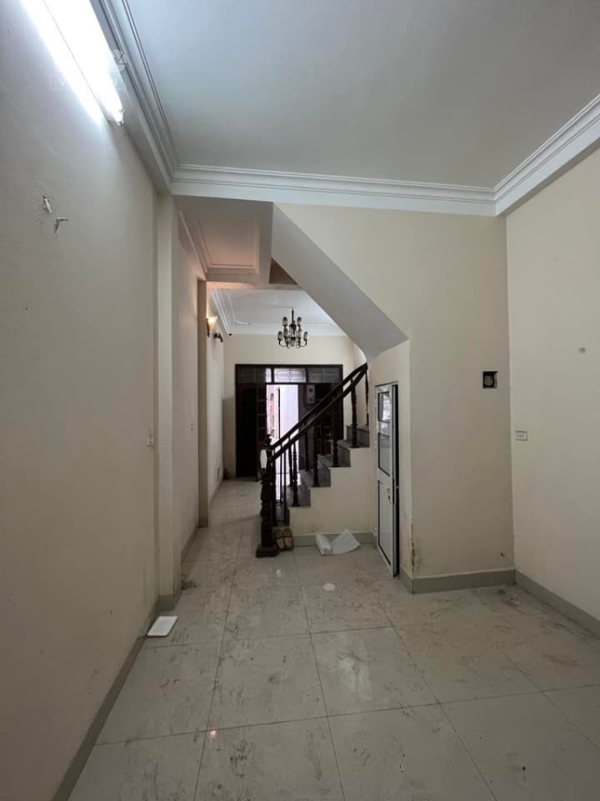 Hiếm! Bán nhà Nguyễn Văn Cừ 30m 3 tầng chỉ 2 tỷ 5.