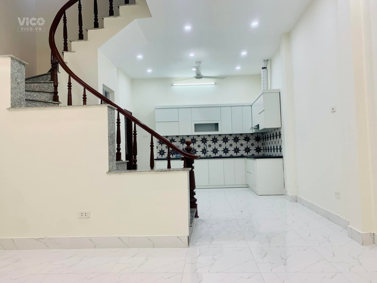 Cực hiếm bán gấp nhà Việt Hưng 45m 5 tầng 3 tỷ.