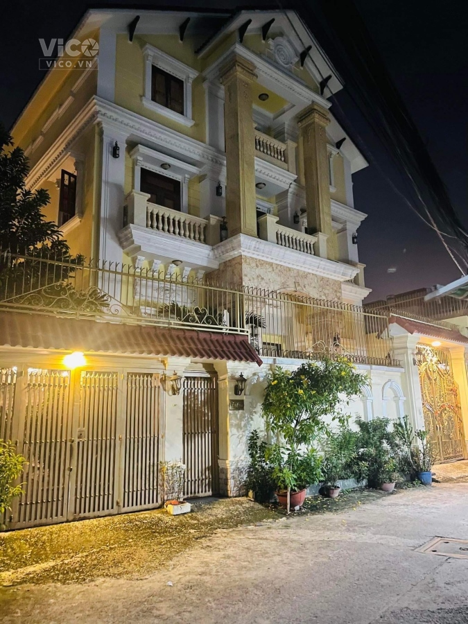 cần tiền bán gấp căn nhà Lê Trọng Tấn Sơn Kỳ Tân Phú 101m2. nhà 4 tầng mới. đẹp. nhà nở hậu. SHR.