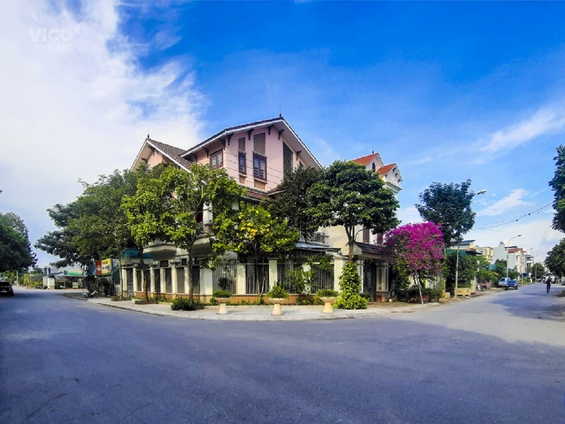 Phân khu Biệt thự Đẳng cấp nhất Gia Lâm. 250m2. Mặt tiền gần 12m. Giá bất ngờ. Lh ngay 0989894845.