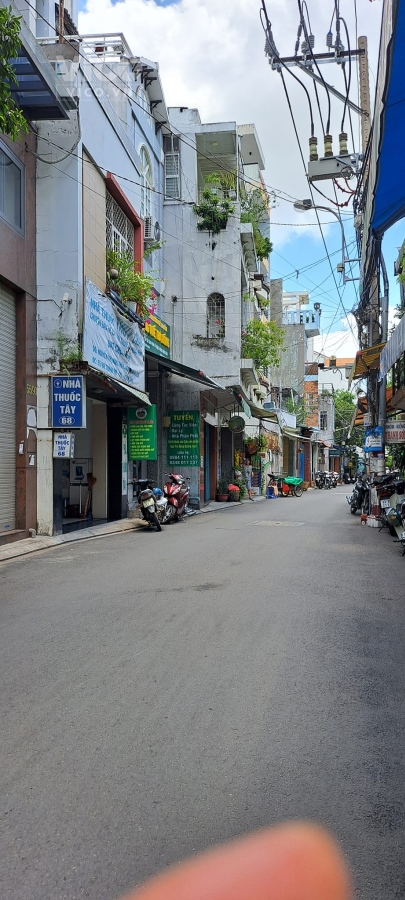 MẶT TIỀN KINH DOANH KHU VỰC VIP ĐƯỜNG NHỰA QH 12M NHÍCH 6 TỶ.