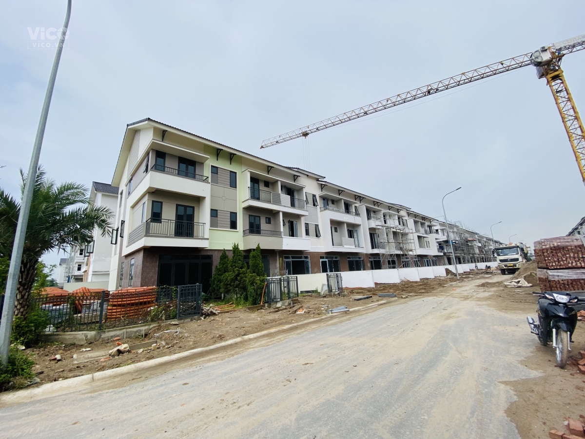 Bán nhà xây dựng 3 tầng 100m2 đường 15m tại dự án Centa Riverside Từ Sơn