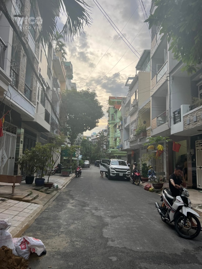 SIÊU PHẨM TÂN BÌNH NHÀ THIẾT KẾ ĐẸP HẺM XE HƠI SÁT MẶT TIỀN NGAY LẠC LONG QUÂN TÂN BÌNH