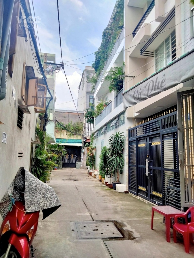 BÁN NHÀ 3 TẦNG LŨY BÁN BÍCH VÀO Ở NGAY KHÔNG QH SHR.