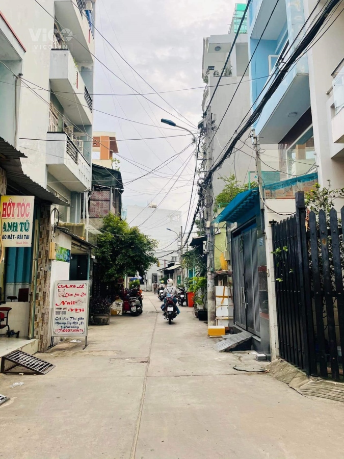 NHỈNH 4 TỶ CÓ CĂN NHÀ 4 TẦNG BTCT CỰC ĐẸP TẠI KHU VỰC TRUNG TÂM NGÃ TƯ BÀY HIỀN QUẬN TÂN BÌNH