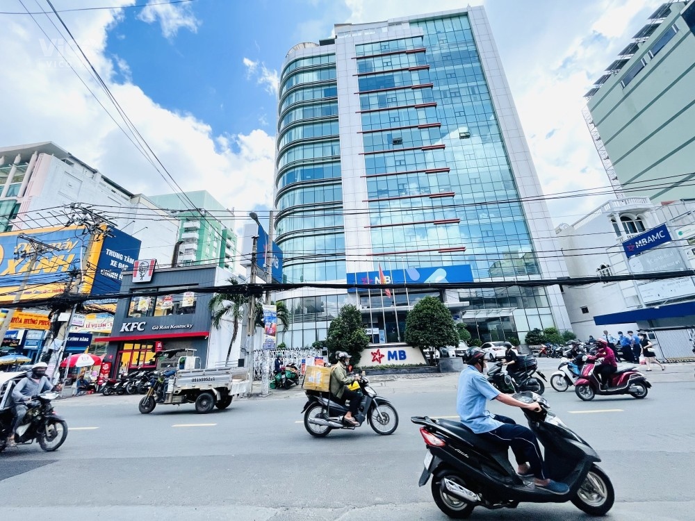 HOT nhà có thật, Đồng Đen P10 Tân Bình.72m2 giá chỉ 7,8 tỷ hẻm ô tô thông.