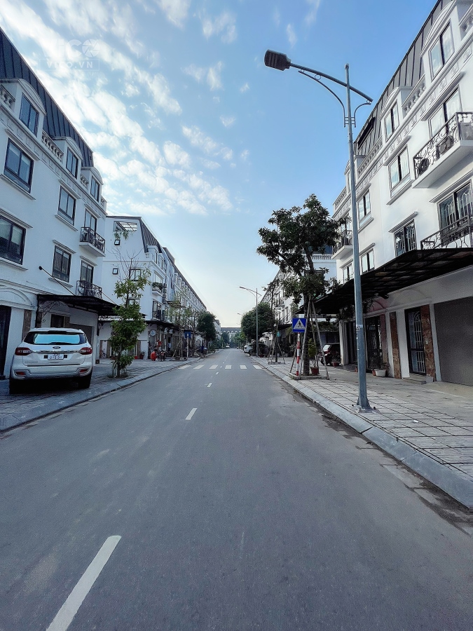 Bán LK lacasta văn phú hà đông 73m2 kinh doanh thoáng trước sau 10.8 tỷ