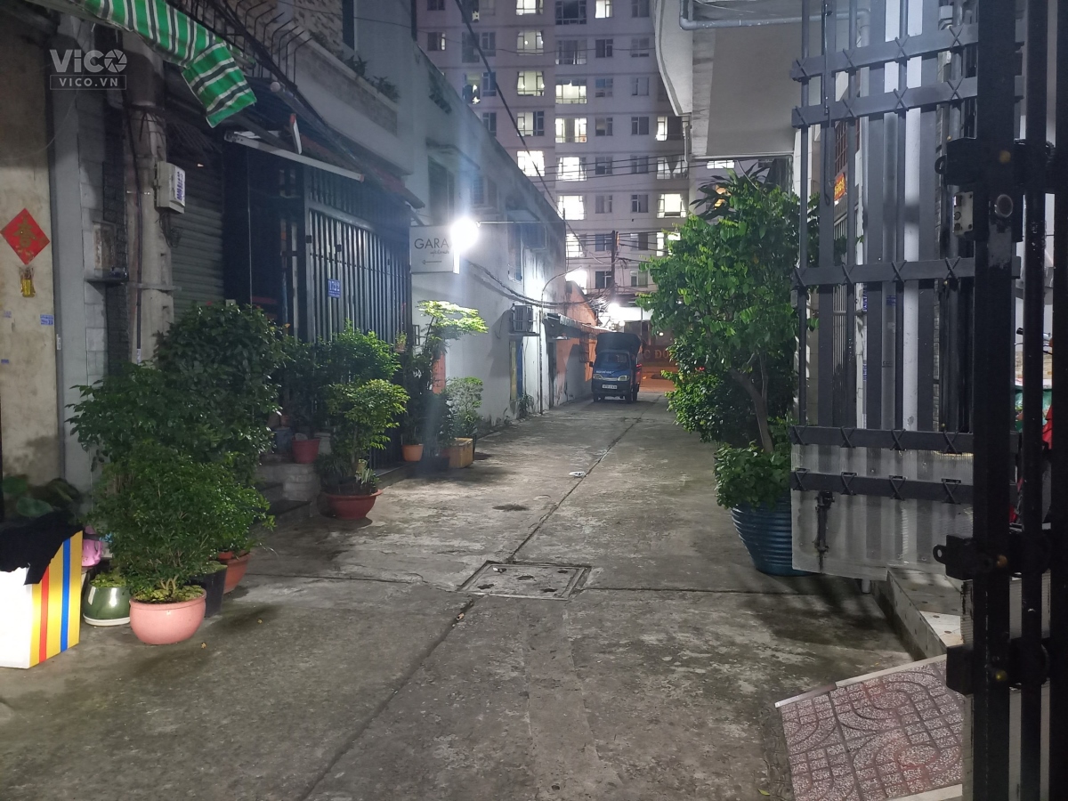 Nhà đẹp, ô tô đậu cửa, 36m2, 3 tầng, đường Thạch Lam, Tân Phú giá nhỉnh 4 tỷ.