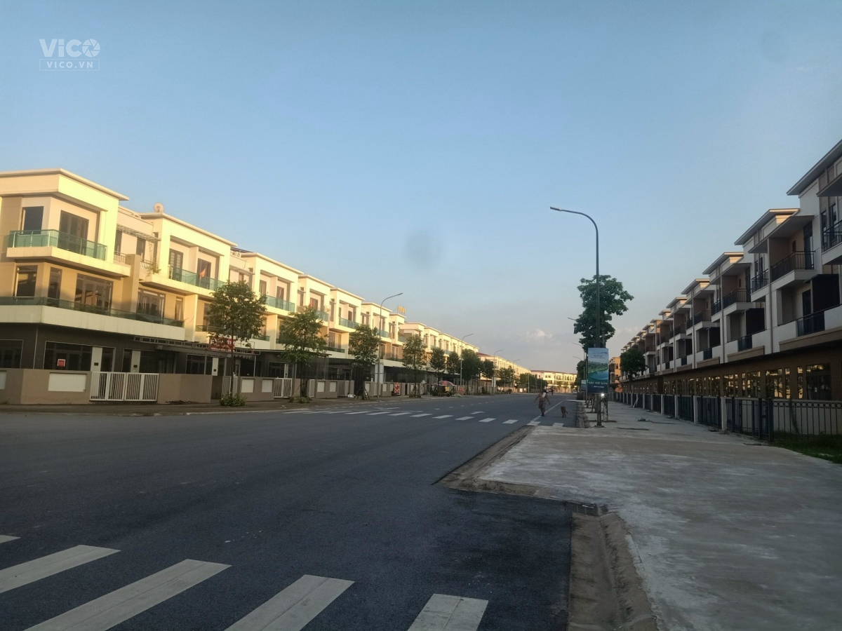 Shop huose trục phố kinh doanh rẻ hơn thị trường 600 triệu tại Centa City Từ Sơn