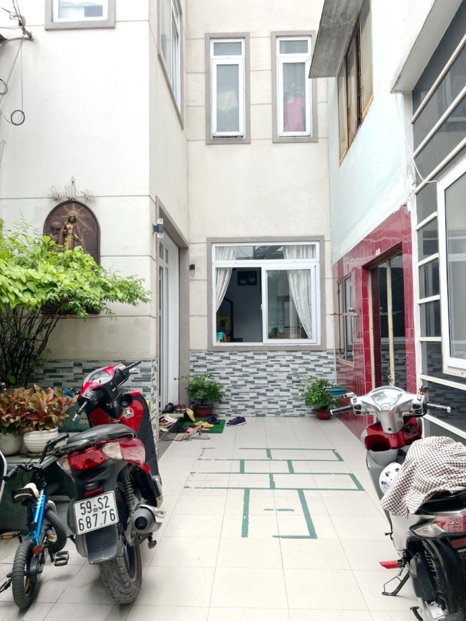 Nhà mới trệt/3 lầu hẻm ô tô đường Dạ Nam P2Q8. Giá 5,5 tỷ TL ít