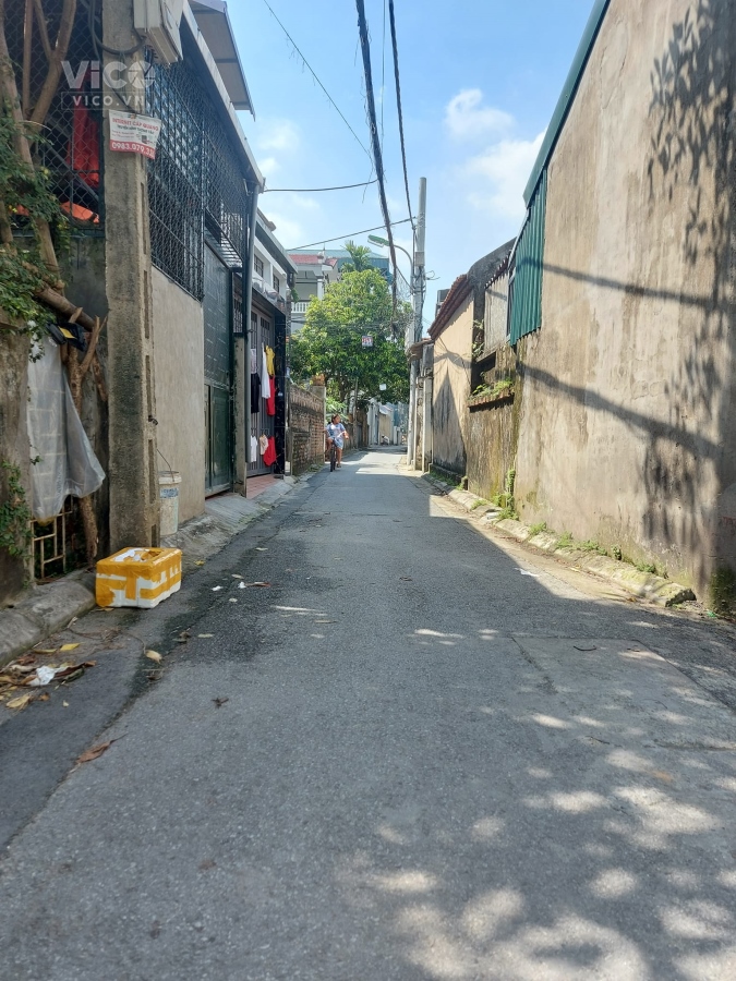 Bán đất Ngọc Thụy, ô tô vào, 55m, mt 7m, nhỉnh 3tỷ. LH 0913896966