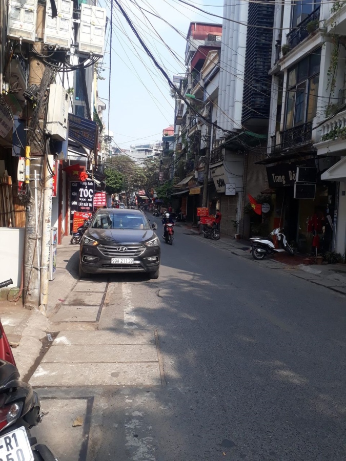 Bán đất phố Bạch Đằng HK (bên không quy hoạch) 100m2,mt5.5m 10 tỷ.