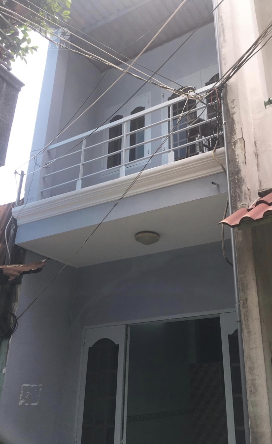 Nhà 2 tầng đường Tỉnh lộ 10 ngay sát khu dân cư Tên Lửa Bình Tân. Giá chỉ dưới 3 tỷ.