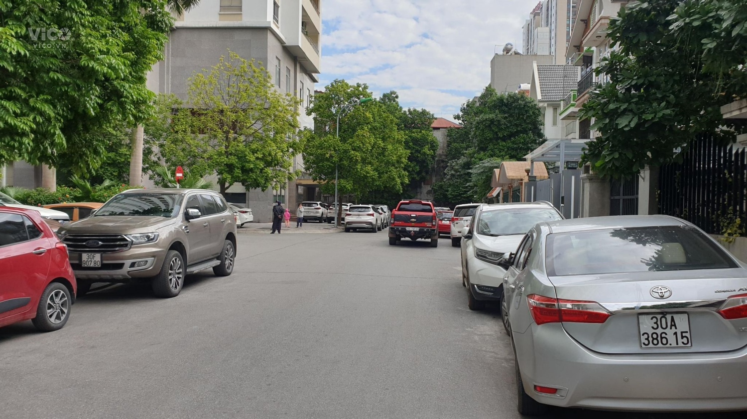 Bán Biệt Thự Nàng Hương, Nguyễn Trãi, 180m2, mt 9.6m, 4t, Gara, VP Kinh Doanh 26 tỷ