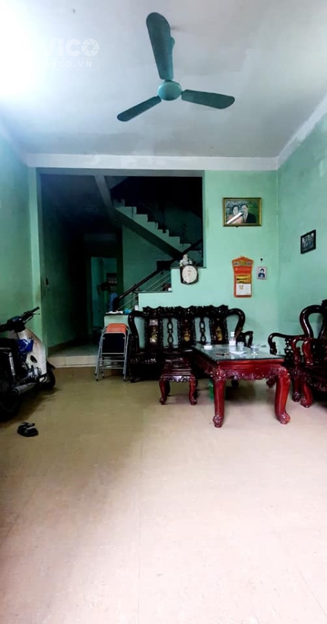 Chính chủ cần bán nhà Phố Giáp Nhị, 4 tầng x92m2, trước nhà ô tô tránh, kinh doanh cực tốt, có sân
