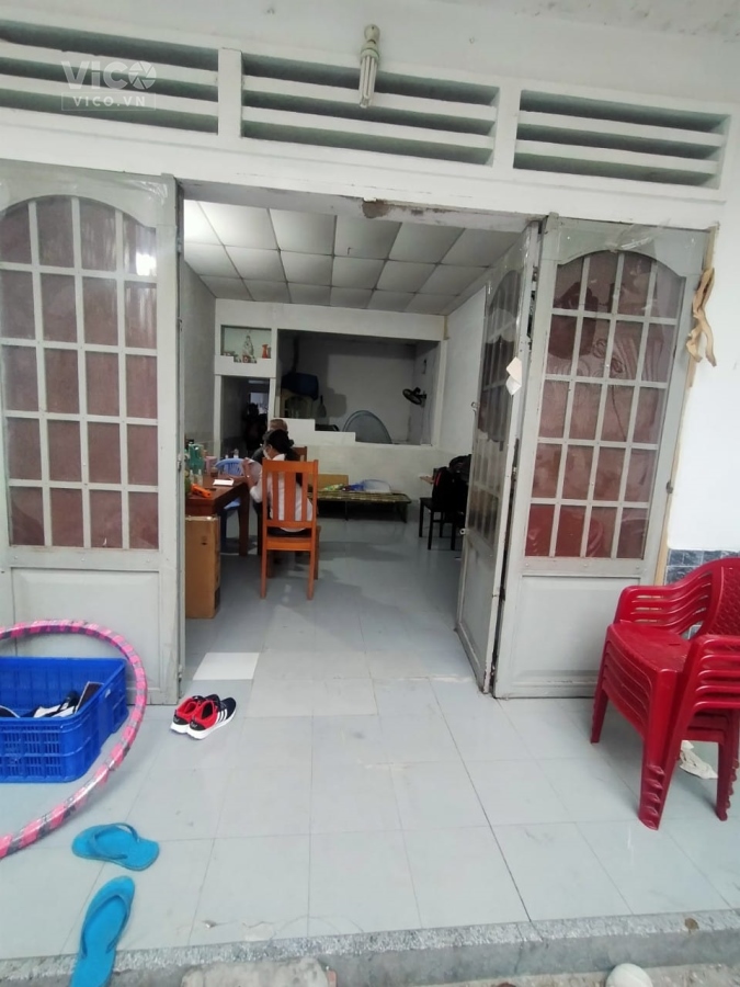 Bán nhà đường số 2, Hiệp Bình Phước, Xe hơi đậu trong sân 130m2 giá 6.3 tỷ.