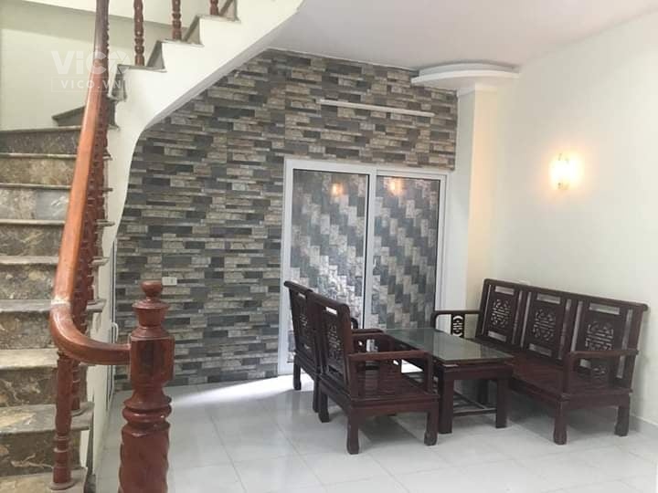Tầm tiền bay nhanh, Dt 32m, Nguyễn Văn Cừ, 4 tầng, Giá nhỉnh 2 tỷ