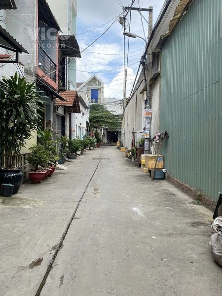 NHÀ ĐƯỜNG MÃ LÒ BÌNH TRỊ ĐÔNG A BÌNH TÂN. XE TẢI CHẠY NGANG NHÀ, DIỆN TÍCH RỘNG GIÁ CHỈ DƯỚI 4 TỶ.