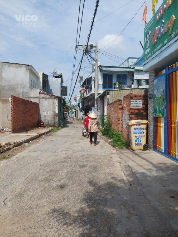 NHÀ DIỆN TÍCH LỚN, GIÁ HẠT DẺ LÊ VĂN KHƯƠNG, P. HIỆP THÀNH, Q12.