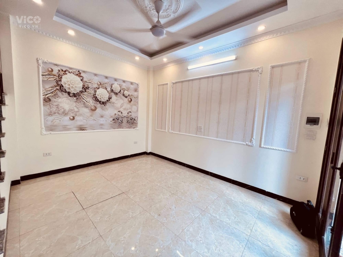 Đập hộp nhà mới, Xuân Đỗ, Dt 32m, 5 tầng, MT 5.6m, Giá hơn 2 tỷ
