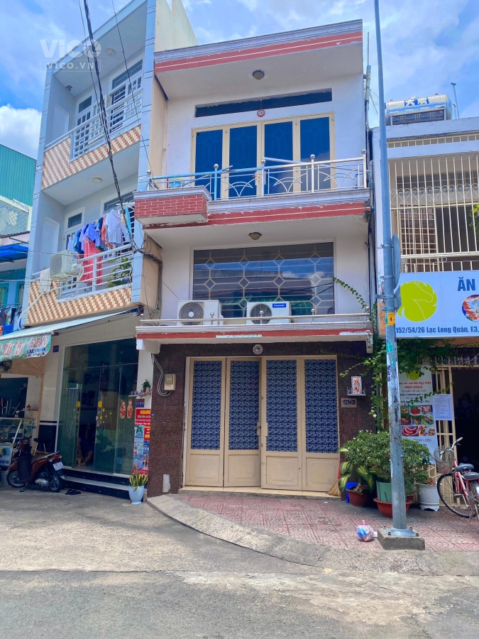 Bán nhà MTNB 8m đường Lạc Long Quân, Q.11. DT 4.2m x 7.1m