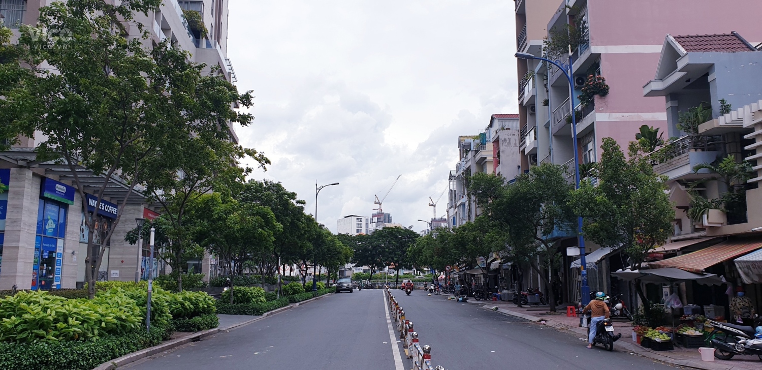 HẺM XE HƠI CÁCH MẶT TIỀN 20 M NHÀ ĐẸP NGUYỄN HỮU HÀO DT 132M ĐÚC 4 TẤM Q4 CÓ 6 TỶ,,,