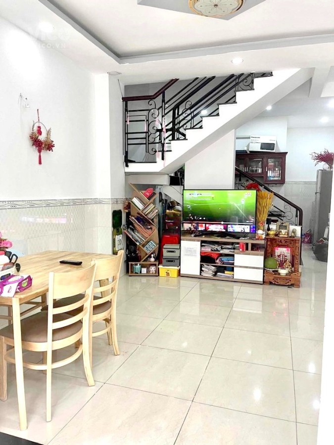 Nhà bán hẻm 154 Âu Dương Lân P3Q8. Trệt,lầu. Giá 4,2 tỷ TL