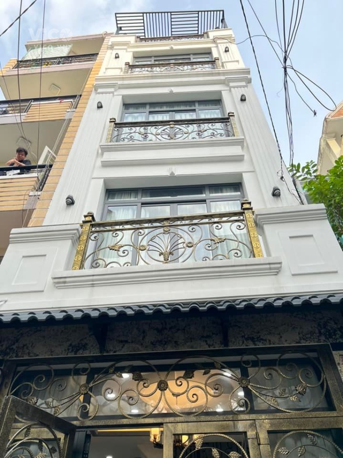 Nhà Mới Chu Văn An 5 tầng sát MT giá chỉ 4 tỷ nhĩnh