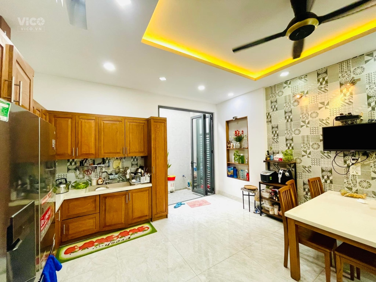 BÁN NHÀ BÀU CÁT TÂN BÌNH SÁT LẠC LONG QUÂN Ô TÔ ĐỖ CỔNG 75M2 3 TẦNG 8,5 TỶ